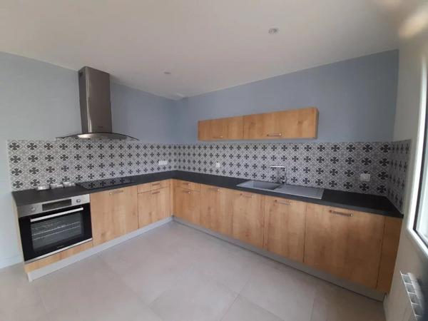 Location                                                      Maison
                        
                     4 pièces                      90 m2                     à Nantes