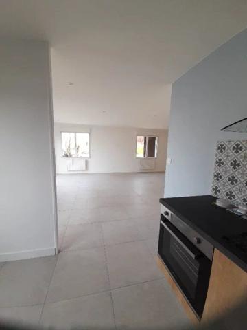 Location                                                      Maison
                        
                     4 pièces                      90 m2                     à Nantes