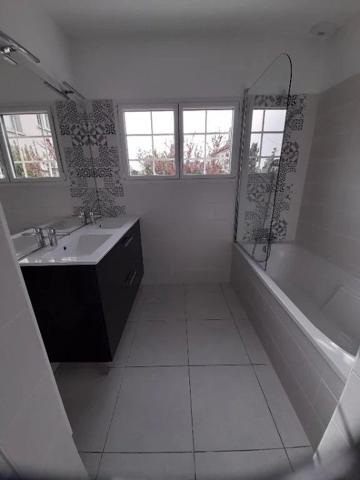 Location                                                      Maison
                        
                     4 pièces                      90 m2                     à Nantes