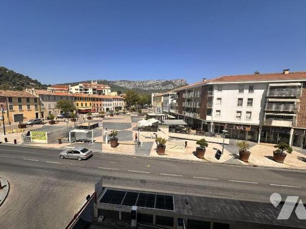 A VENDRE LA VALETTE DU VAR (83160) VAR - CENTRE VILLE - GRAND T3 DE 73 M2 (FAUX T4) + PARKINGS
...