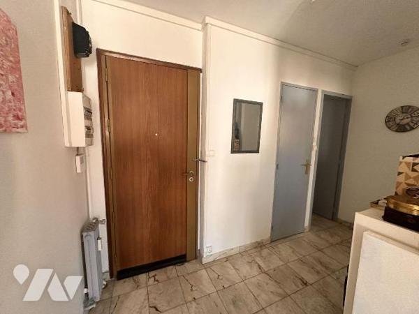 A VENDRE LA VALETTE DU VAR (83160) VAR - CENTRE VILLE - GRAND T3 DE 73 M2 (FAUX T4) + PARKINGS
...
