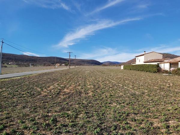 Vente terrain constructible et plat 790 m² ONGLES (04230)
