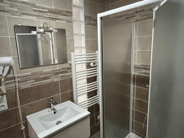 Appartement à louer 400 € CC Castres 1 pièce 25 m² DPE D