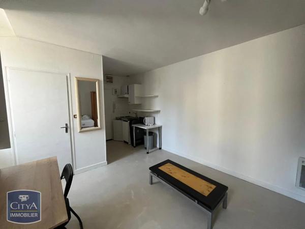 Appartement à louer 1 pièce 20.5m² Laval (53000)