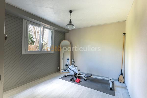 Vente
                Maison96 m² - 4 Pièces -
                    LA ROCHE SUR YON (85000)