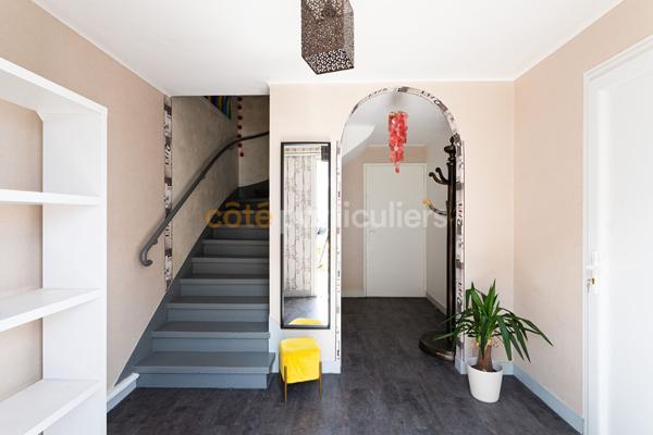 Vente
                Maison96 m² - 4 Pièces -
                    LA ROCHE SUR YON (85000)