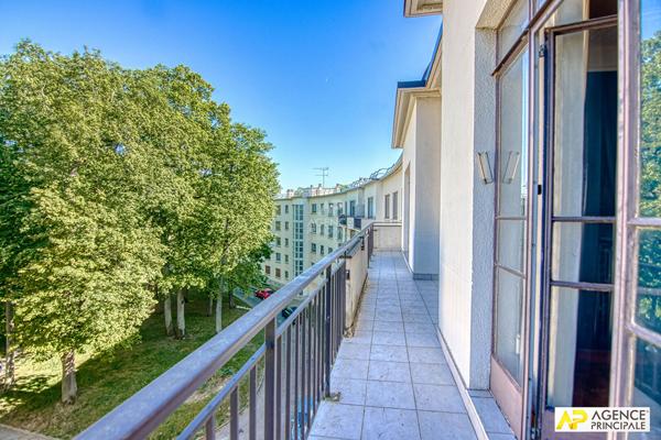Versailles Clagny Appartement 186.93 m² carrez situé au 4ème et dernier étage avec ascenseur, balcons filants, cave et parking en sous-sol 795 000 € **  - Référence  28735