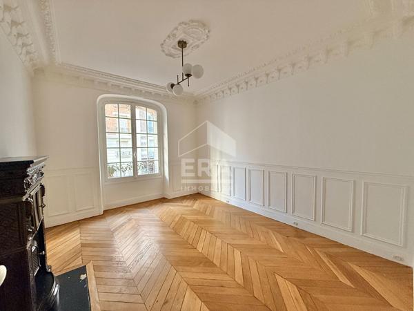 Mairie du 12eme  3 pièces 53 m2