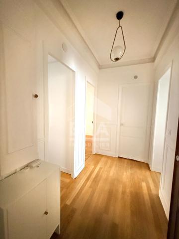 Mairie du 12eme  3 pièces 53 m2