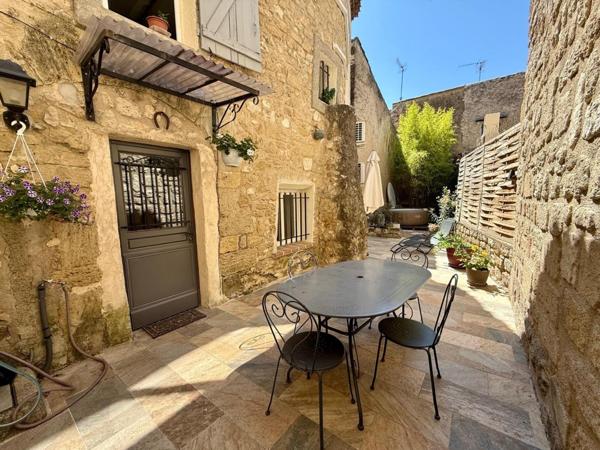 Maison de ville au calme avec jardin