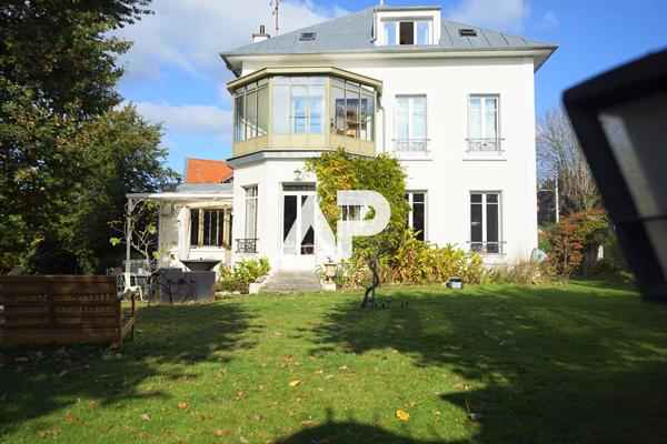 Maison Montmorency 10 pièces 300 m2 1 290 000 € **  - Référence  1700