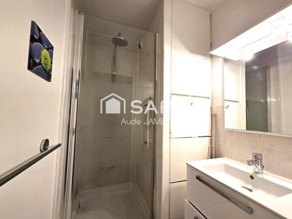 Entièrement refait, avec double balcon-terrasse