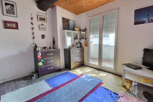 Marseille (13014) Maison d'architecte comprenant une maison, un studio, un bureau avec salle d'attente