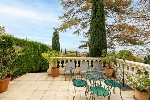 Appartement familial avec jardin au sein d’une copropriété historique