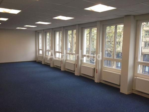 Bureaux à louer à Lille Centre - Immeuble ERP avec parkings en sous-sol et terrasse