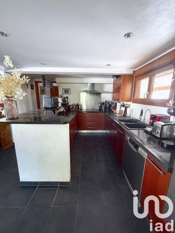Maison à vendre 8 pièces 171 m² Injoux-Génissiat