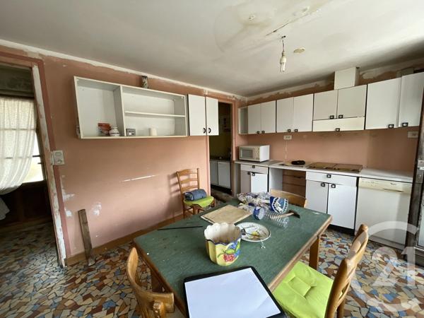 Immeuble à vendre  600 m 2   GUISE  - 02