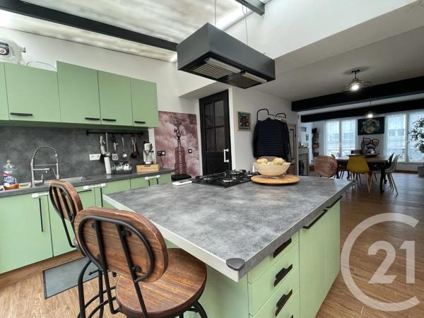 Immeuble à vendre  600 m 2   GUISE  - 02