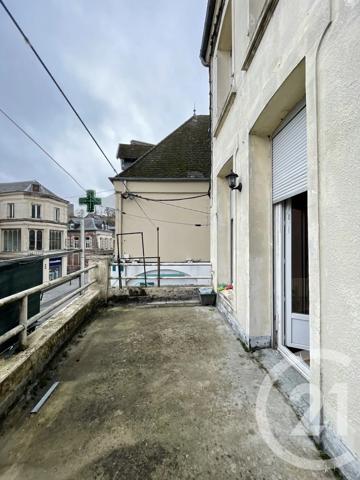 Immeuble à vendre  600 m 2   GUISE  - 02