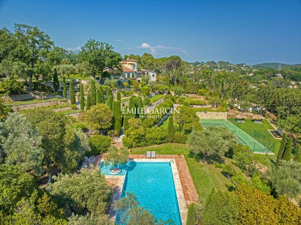 A vendre. Mougins Village - Demeure de prestige avec vue panoramique mer