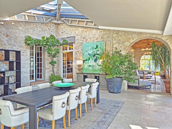A vendre. Mougins Village - Demeure de prestige avec vue panoramique mer