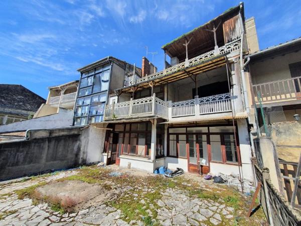 Immeuble de 400m2 + 2 garages