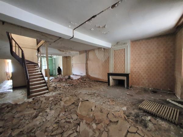 Immeuble de 400m2 + 2 garages