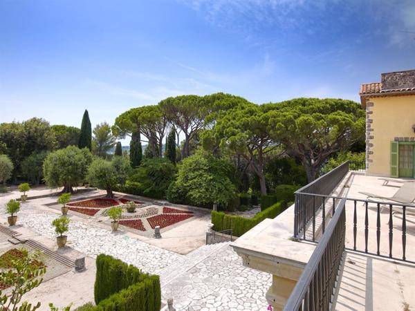 Vente Château Biot 39 Pièces 2851 m²