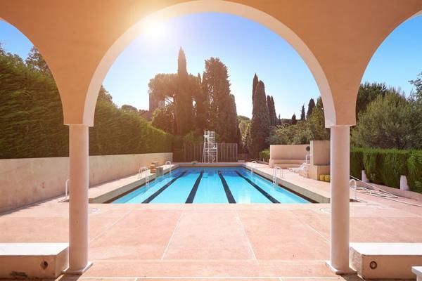 Vente Château Biot 39 Pièces 2851 m²