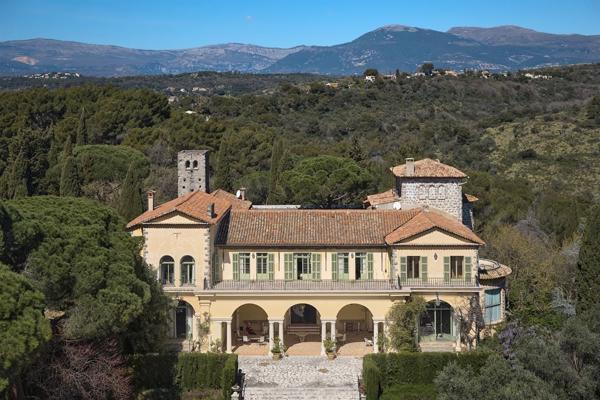 Vente Château Biot 39 Pièces 2851 m²