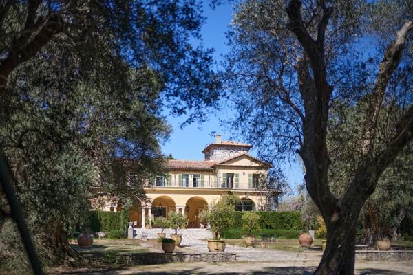 Vente Château Biot 39 Pièces 2851 m²