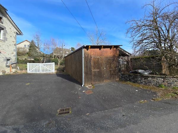 Grange rénovée et aménagée en maison d'habitation  4 chambres proche du golf de Vézac