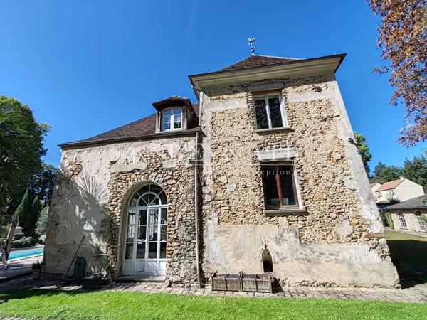 Belle demeure du XVIIIe siècle avec son parc de 1,6 hectares aux portes de Paris