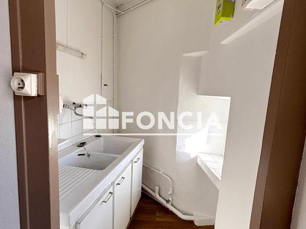 Location Appartement 3 pièces 70.37 m² - 3 RUE DES CORDIERS La Cote Saint Andre 38260