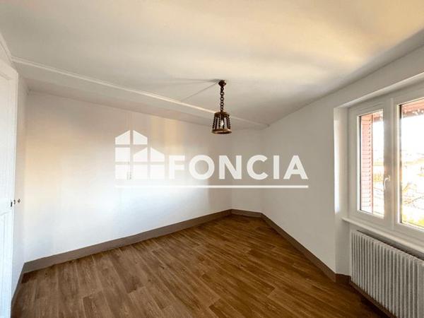 Location Appartement 3 pièces 70.37 m² - 3 RUE DES CORDIERS La Cote Saint Andre 38260