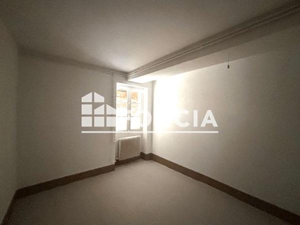 Location Appartement 3 pièces 70.37 m² - 3 RUE DES CORDIERS La Cote Saint Andre 38260