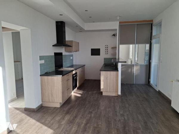 SAINTES rive droite - quartier GARE - 57 m² hab avec 2 chambres sur une parcelle de 845m²