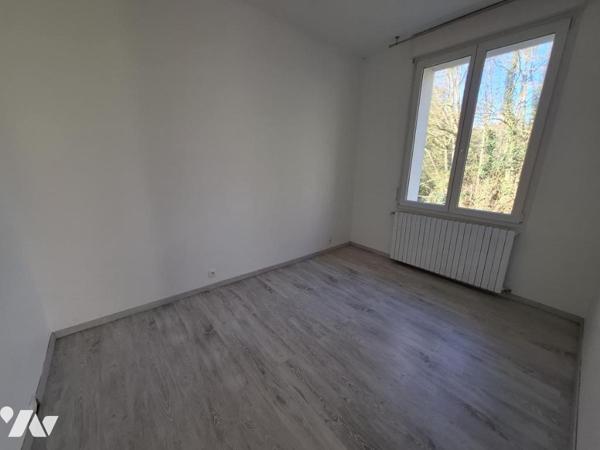 SAINTES rive droite - quartier GARE - 57 m² hab avec 2 chambres sur une parcelle de 845m²