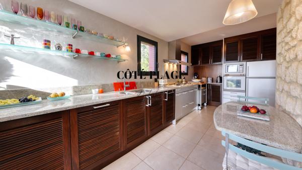 Saint-Palais-sur-Mer (17420) ST PALAIS / MER - APERÇU OCEAN - PLATIN AU PRIX DE VENTE DE 2 950 000 € HAI