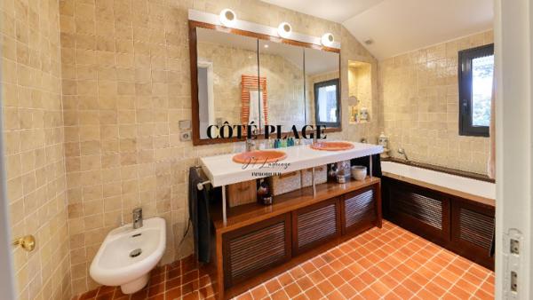 Saint-Palais-sur-Mer (17420) ST PALAIS / MER - APERÇU OCEAN - PLATIN AU PRIX DE VENTE DE 2 950 000 € HAI