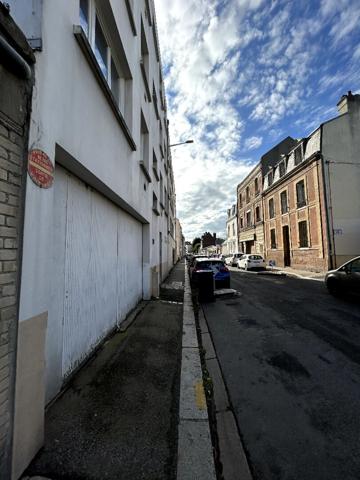 A LOUER : GARAGE DANS LE SECTEUR DES ORMEAUX