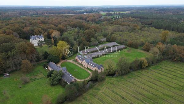 Château du XIXe siècle avec ses dépendances sur 14 hectares en Anjou