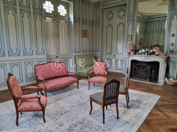 Château du XIXe siècle avec ses dépendances sur 14 hectares en Anjou