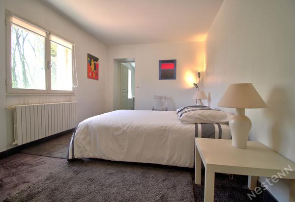 CASTELCULIER - Maison de campagne en pierre de 290 m² avec jardin, piscine, dépendances et un étang sur un terrain d'environ 9200 m²