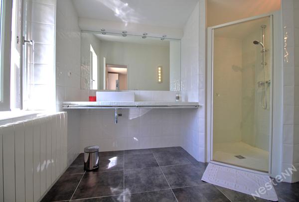 CASTELCULIER - Maison de campagne en pierre de 290 m² avec jardin, piscine, dépendances et un étang sur un terrain d'environ 9200 m²