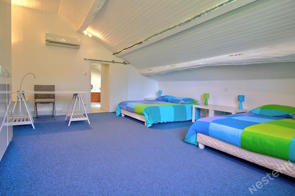 CASTELCULIER - Maison de campagne en pierre de 290 m² avec jardin, piscine, dépendances et un étang sur un terrain d'environ 9200 m²