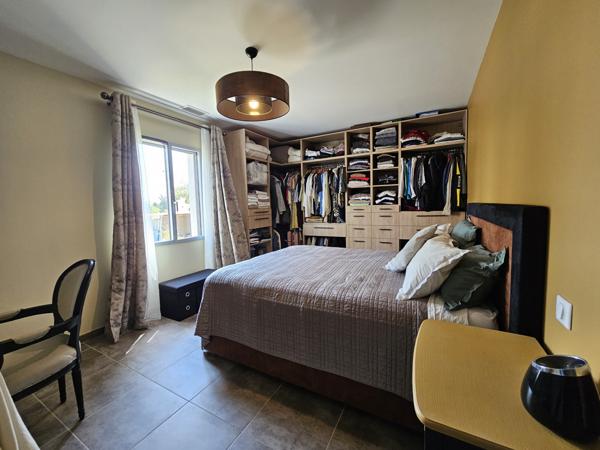 Saint-Saturnin-lès-Apt (84490) Luberon, Saint Saturnin les Apt , belle maison récente de plain pied de 170 m² avec terrain.