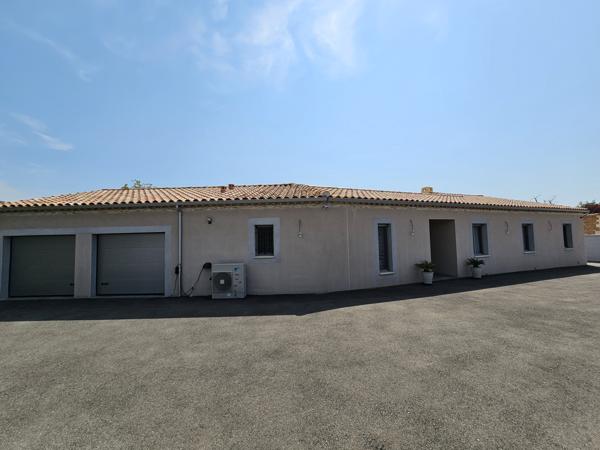 Saint-Saturnin-lès-Apt (84490) Luberon, Saint Saturnin les Apt , belle maison récente de plain pied de 170 m² avec terrain.