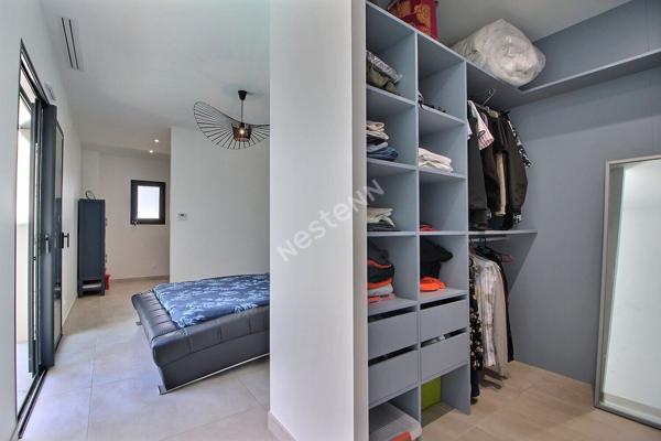 Maison moderne de grand standing de type 5 avec piscine et sous-sol complet