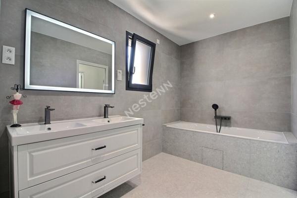 Maison moderne de grand standing de type 5 avec piscine et sous-sol complet